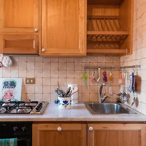 The Amphiteatre Apartment