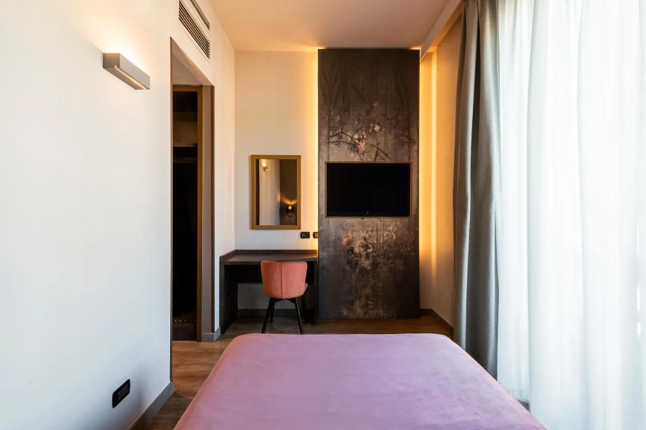 Mokinba Hotels King Milánó