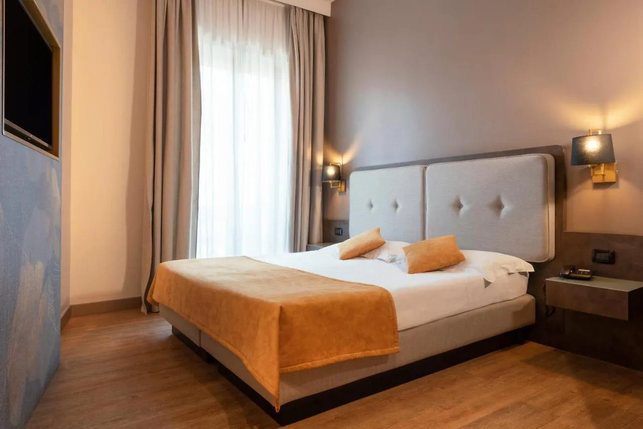 Mokinba Hotels King Milánó