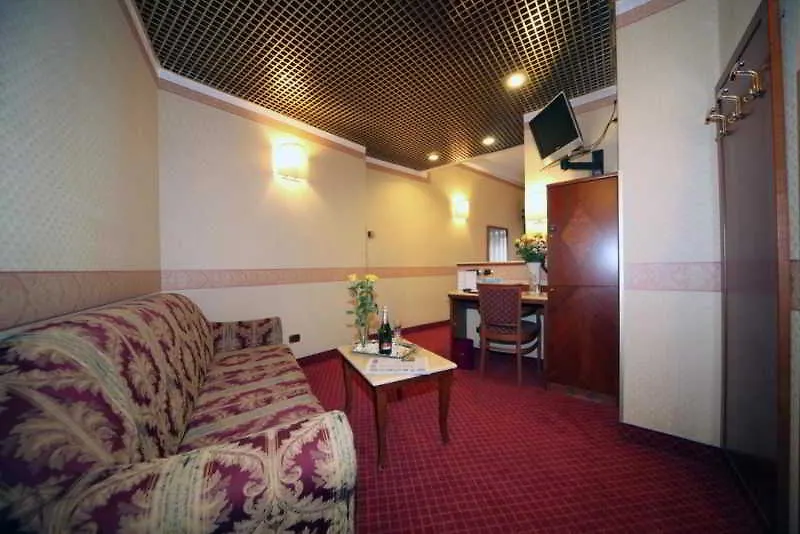 ****  Mokinba Hotels King Milánó Olaszország